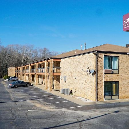 Southern Inn And Suites Spartanburg Exterior photo